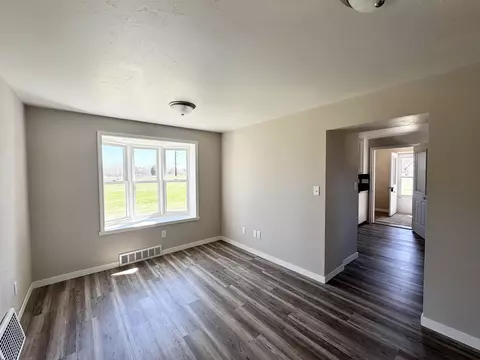 Living - 930 E Dall St, Shawano, WI 54166 photo 5 of 5