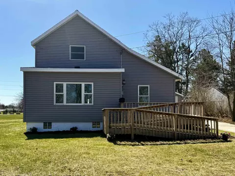 930 E Dall St, Shawano, WI 54166