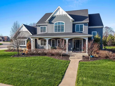 2324 E Highpond Xing, Appleton, WI 54913