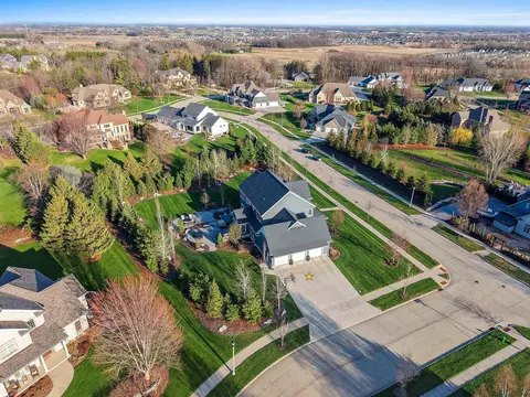 View/Area - 2324 E Highpond Xing, Appleton, WI 54913 photo 2 of 3