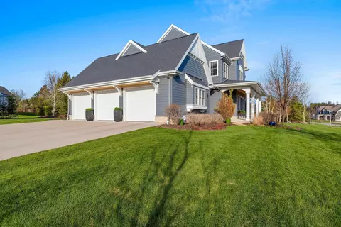 Exterior - 2324 E Highpond Xing, Appleton, WI 54913 photo 7 of 12