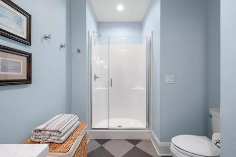 Bath - 2324 E Highpond Xing, Appleton, WI 54913 photo 9 of 10