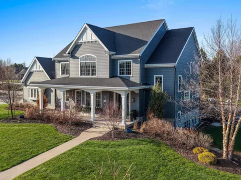 Exterior - 2324 E Highpond Xing, Appleton, WI 54913 photo 9 of 12