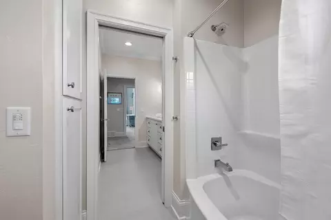 Bath - 2324 E Highpond Xing, Appleton, WI 54913 photo 8 of 10