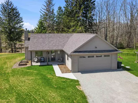 n2393 Maloney Road, Kaukauna, WI 54130