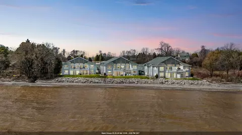 2614 Lake St, Algoma, WI 54201