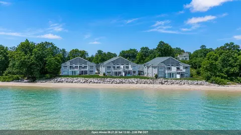 2614 Lake St, Algoma, WI 54201