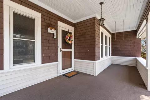 Exterior - 920 N Kin St, Appleton, WI 54911 photo 2 of 9