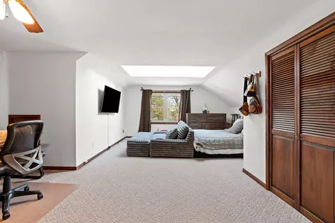 Bedroom - 920 N Kin St, Appleton, WI 54911 photo 8 of 10
