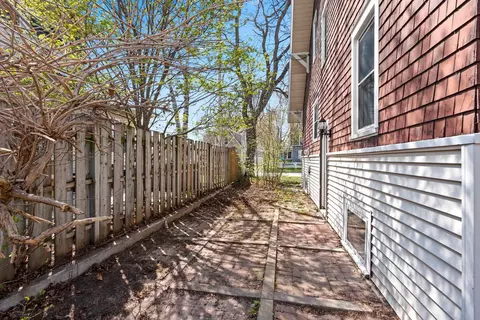 Exterior - 920 N Kin St, Appleton, WI 54911 photo 5 of 9