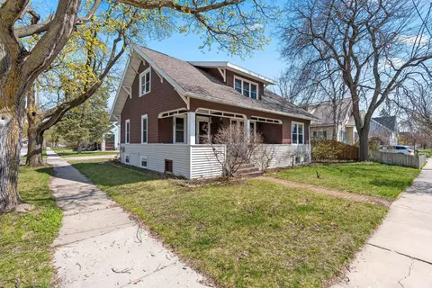 Exterior - 920 N Kin St, Appleton, WI 54911 photo 8 of 9