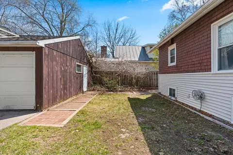Exterior - 920 N Kin St, Appleton, WI 54911 photo 6 of 9