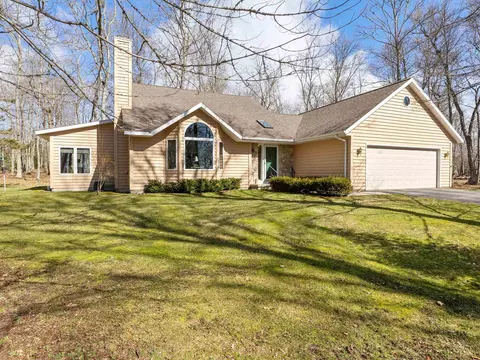 4209 Glidden Dr, Sturgeon Bay, WI 54235