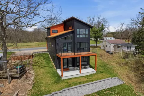 1153 E North Lake St, Hancock, WI 54943