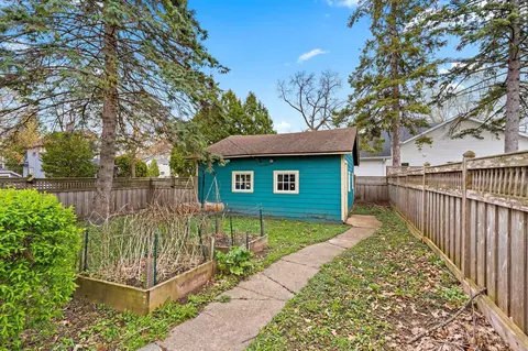 Exterior - 622 N Sampson St, Appleton, WI 54911 photo 15 of 21