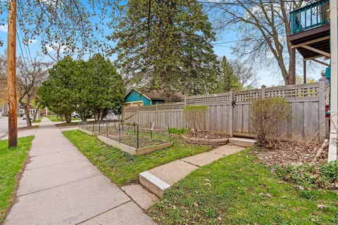 Exterior - 622 N Sampson St, Appleton, WI 54911 photo 18 of 21