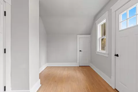 Entry Way - 622 N Sampson St, Appleton, WI 54911 photo 7 of 8