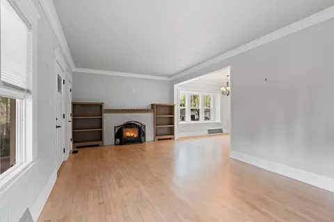 Living - 622 N Sampson St, Appleton, WI 54911 photo 2 of 8