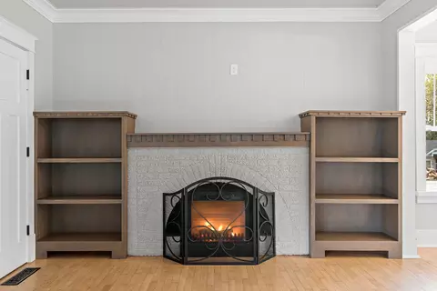 Living - 622 N Sampson St, Appleton, WI 54911 photo 4 of 8