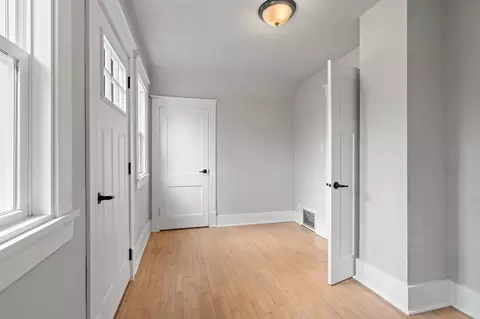 Entry Way - 622 N Sampson St, Appleton, WI 54911 photo 6 of 8