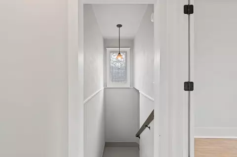 Entry Way - 622 N Sampson St, Appleton, WI 54911 photo 5 of 8