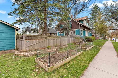 Exterior - 622 N Sampson St, Appleton, WI 54911 photo 17 of 21