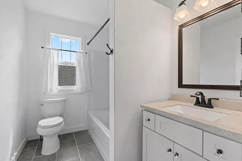 Bath - 622 N Sampson St, Appleton, WI 54911 photo 1 of 3