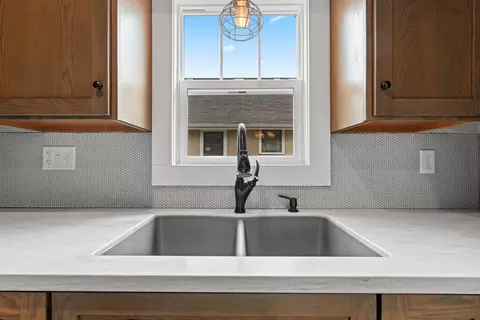 Kitchen - 622 N Sampson St, Appleton, WI 54911 photo 5 of 7