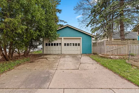Exterior - 622 N Sampson St, Appleton, WI 54911 photo 16 of 21