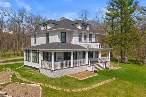 426 E North Lake St, Hancock, WI 54943