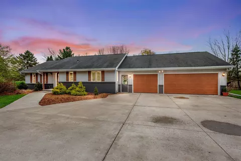 3415 Fairview Rd, Neenah, WI 54956