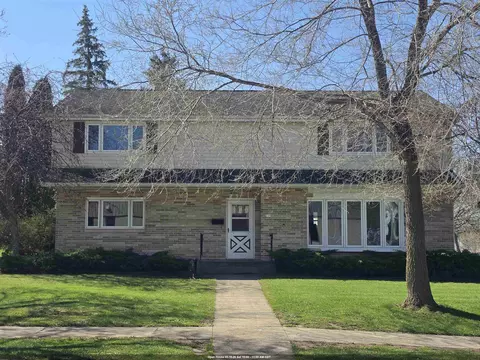 239 W Water St, Brillion, WI 54110