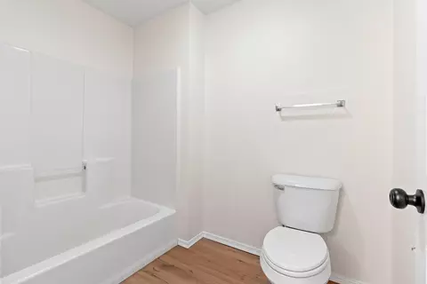 Bath - W6143 Victorian Drive #15, Appleton, WI 54915 photo 3 of 5