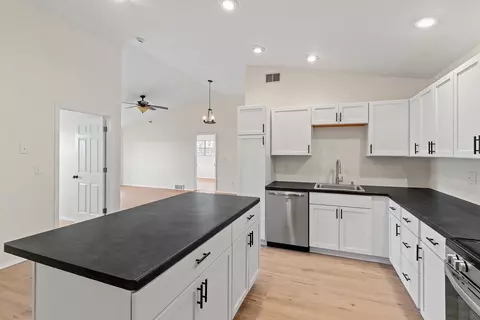 Kitchen - W6143 Victorian Drive #15, Appleton, WI 54915 photo 2 of 5