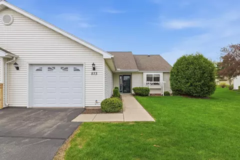 573 Kingswood Ave, Fond Du Lac, WI 54935