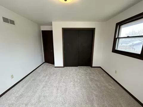 Bedroom - 1220 E Roeland Ave, Appleton, WI 54915 photo 5 of 9