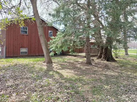 Exterior - 1220 E Roeland Ave, Appleton, WI 54915 photo 3 of 9