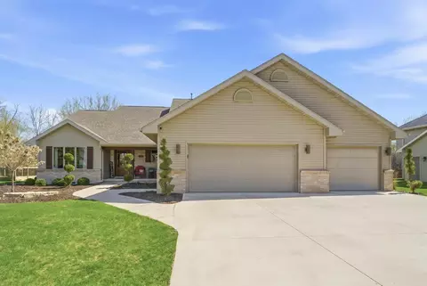 118 Shalimar Ct, Combined Locks, WI 54113