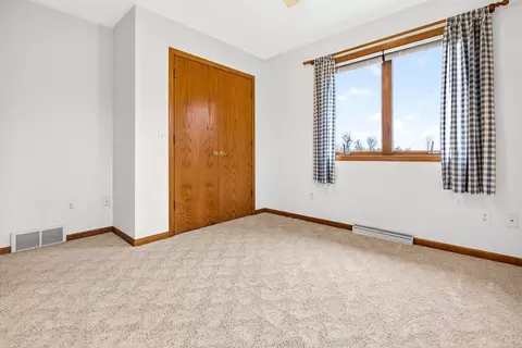 Bedroom - 4665 Edgewood Dr, Appleton, WI 54913 photo 5 of 8