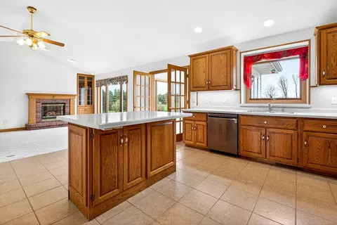 Kitchen - 4665 Edgewood Dr, Appleton, WI 54913 photo 7 of 7