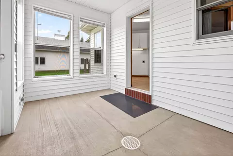 Exterior - 4665 Edgewood Dr, Appleton, WI 54913 photo 7 of 9