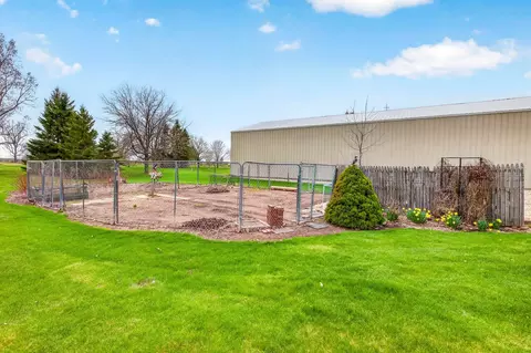 Exterior - 4665 Edgewood Dr, Appleton, WI 54913 photo 3 of 9