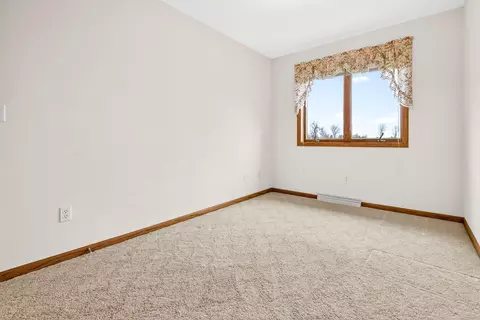 Bedroom - 4665 Edgewood Dr, Appleton, WI 54913 photo 6 of 8