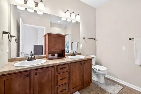 Bath - 2104 E Milestone Dr, Appleton, WI 54913 photo 1 of 4