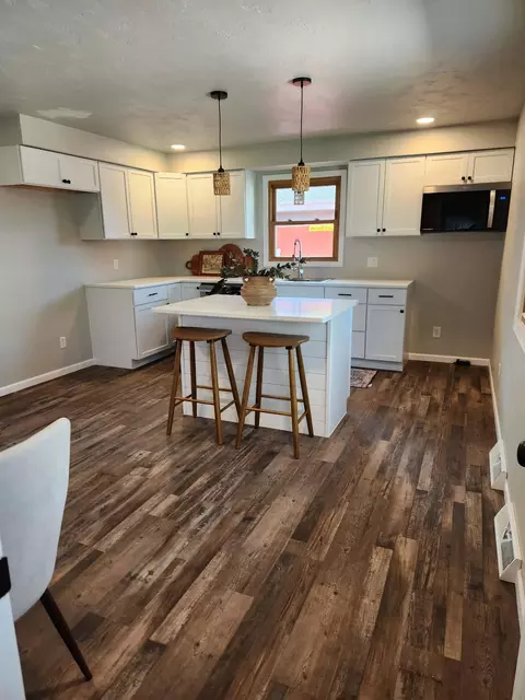 Kitchen - 319 S Midpark Dr, Appleton, WI 54915 photo 1 of 2