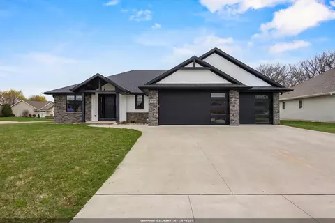 2909 Grand Cypress Ln, Green Bay, WI 54311
