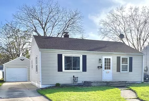 899 Waverly Pl, Green Bay, WI 54304