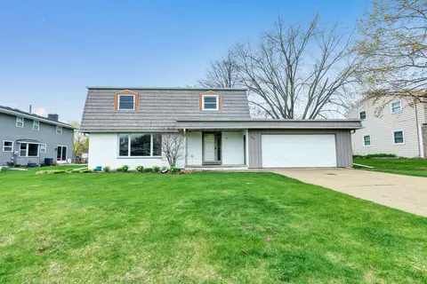 426 Custer Ct, Green Bay, WI 54301