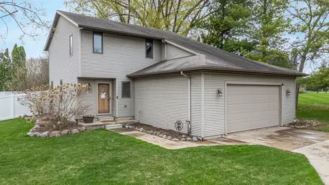 1820 Sugar Pl, De Pere, WI 54115