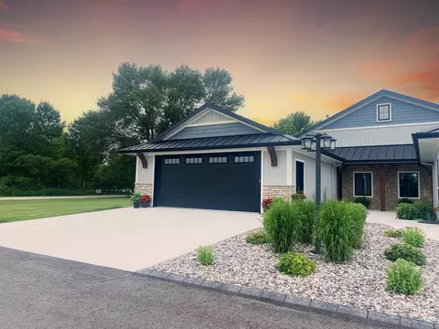 2757 County Road Ee, Abrams, WI 54101